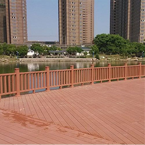新疆木塑地板安装|广泛适用于商业办公场所新疆商业街、广场、商场观景平台