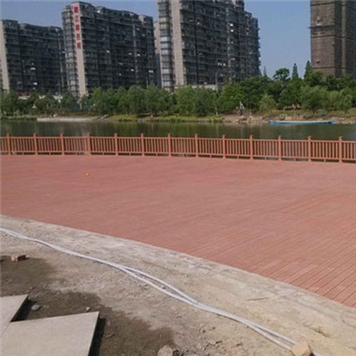 景区休闲广场塑木地板铺设案例.jpg